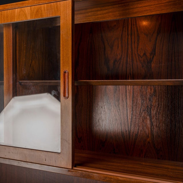 Wood 1980s Mid-Century Danish Modern Poul Hundevad Rosewood Veneer Buffet Hutch For Sale - Image 7 of 12
