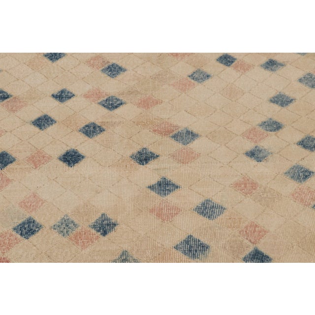 1950s Vintage Turkish Rug, Beige and Gold With Geometric Patterns – Rug & Kilim For Sale - Image 5 of 8