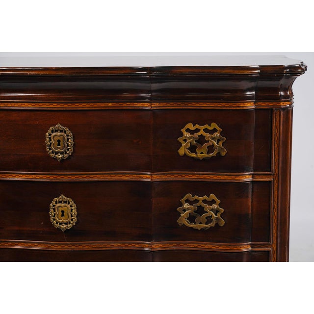 Late 20th Century Alfonso Marina Handcrafted Mahogany Serpentine Chest of Drawers With Brass Hardware For Sale In Los Angeles - Image 6 of 9