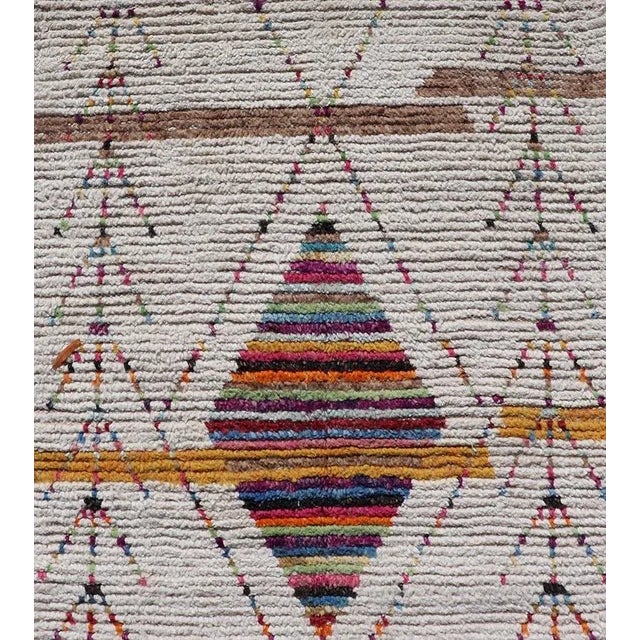 Textile Tribal Moroccan Runner in Wool With Geometric Diamond Design on a Ivory Field For Sale - Image 7 of 12