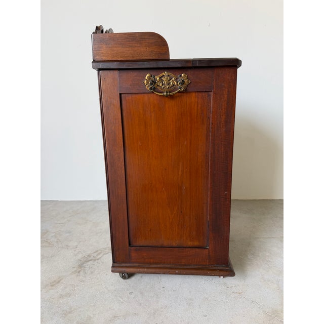 Antique Edwardian Carved Wood Purdonium / Bedside Cabinet With Brass Hardware For Sale In Miami - Image 6 of 13