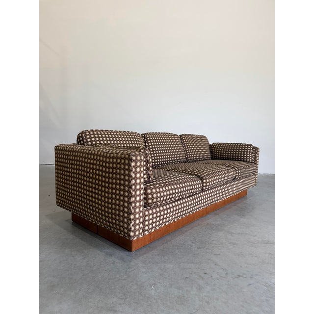 Mid-Century Modern Mid Century Modern Mod Circles Print Plinth Base Sofa For Sale - Image 3 of 11