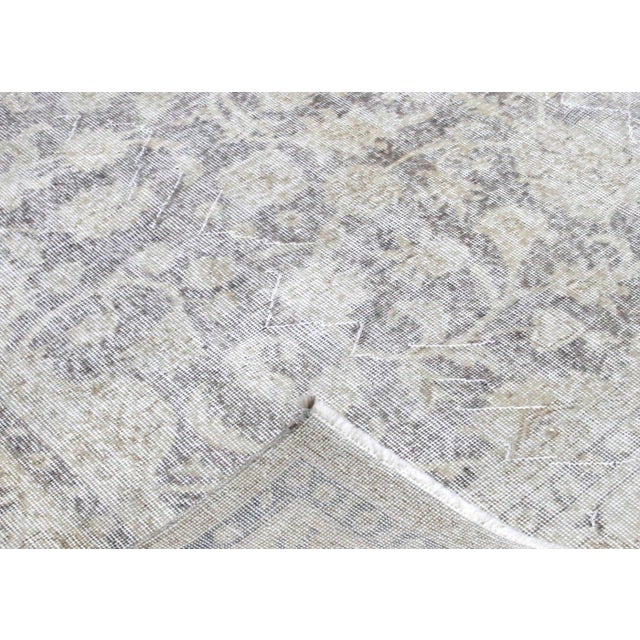 1960s Turkish Oushak Rug For Sale - Image 4 of 6