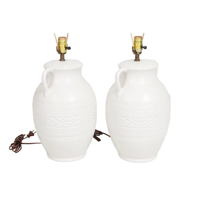 White Ceramic Amphora Table Lamps – A Pair, Late 20th Century For Sale In Nashville - Image 6 of 7