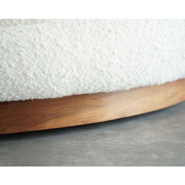 Wood Milo Baughman Satellite Chaise Lounge in Boucle and Walnut, C. 1970s For Sale - Image 7 of 9