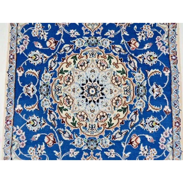 Middle Eastern Rug in Wool For Sale - Image 6 of 10