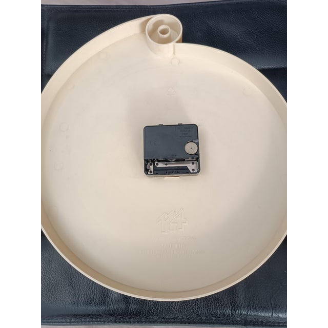 Beige Nautilus Clock by Oscar Tusquets for Mobles 114, 1995 For Sale - Image 8 of 11