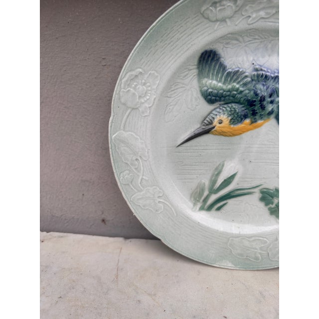 French French Majolica Bird Plate Keller & Guerin Saint Clement Circa 1900 For Sale - Image 3 of 5