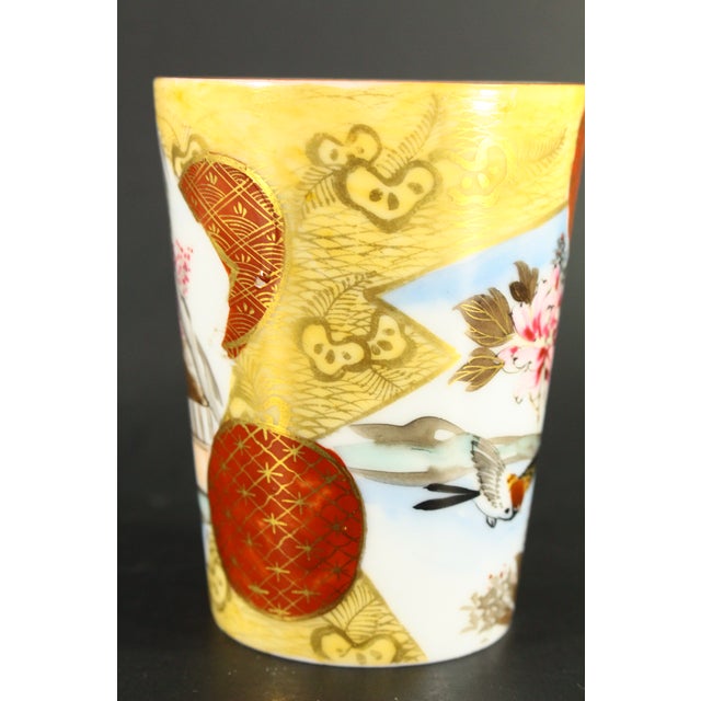 1920s 1920's Meiji / Taisho Japanese Export Porcelain Kutani Tumbler For Sale - Image 5 of 12