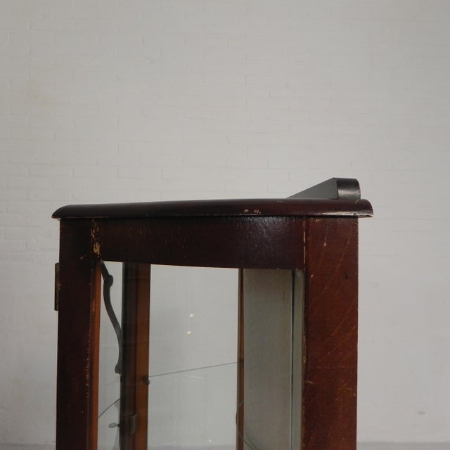Art Deco English Display Cabinet on Ornate Legs, 1930s For Sale - Image 11 of 18
