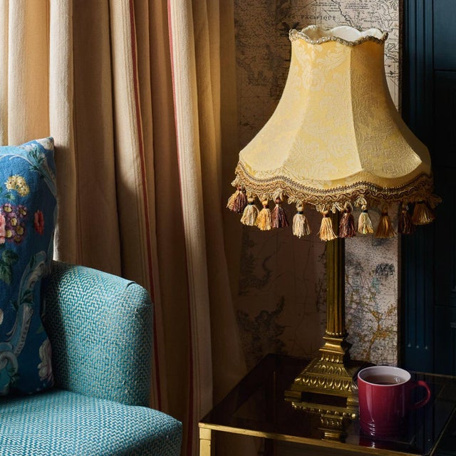 English The Citrine Damask Lampshade (Large) For Sale - Image 3 of 8
