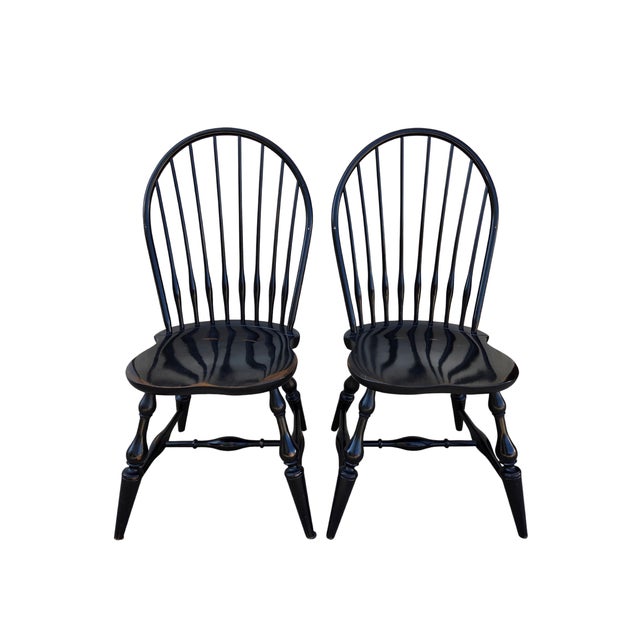 Nichols & Stone 1990s 2 Nichols & Stone Windsor Side Chairs Bow Back Saddle Seat Distressed Country For Sale - Image 4 of 18