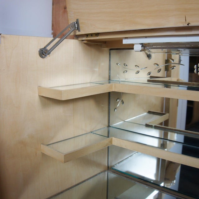 1930s Art Deco Burr Walnut Cocktail Sidebord by Epstein Bros, 1930s For Sale - Image 5 of 9