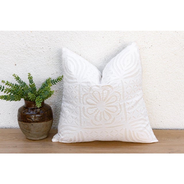 This decorative pillow cover is a beautiful tapestry of history and refined artistry. It features an exquisite array of...