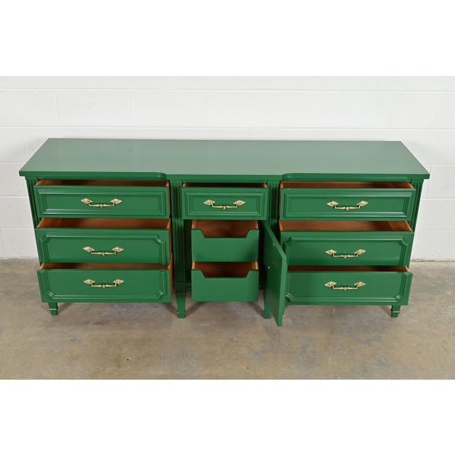 1960s Thomasville French Regency Louis XVI Green Lacquered Dresser or Credenza, Newly Refinished For Sale - Image 5 of 13