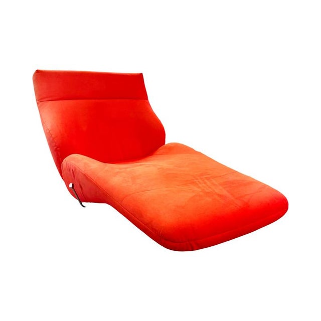 This vintage lounge chair by Die Collection, produced in the 1980s–1990s, exemplifies the sleek minimalism and...