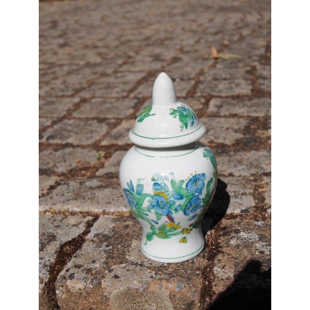 1970s Chinese Ginger Jar With Floral and Parrot Decoration For Sale - Image 9 of 11