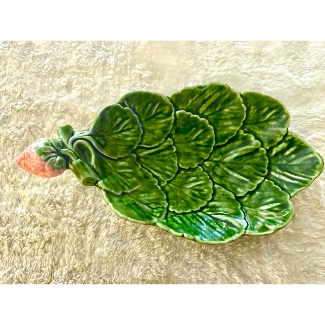 Vintage Portuguese Majolica Style Strawberry Leaf Dish by Olfaire – French Country Green Glazed Ceramic Catchall For Sale - Image 9 of 10
