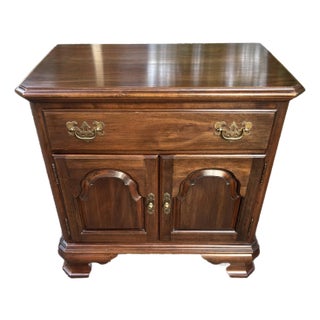 1980s Ethan Allen Georgian Court Cherry Chippendale Night Stand For Sale