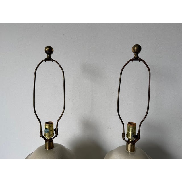 Cream 1980s Vintage Hollywood Regency Style Floral Cream Crackle Glaze Ceramic Table Lamps – Pair For Sale - Image 8 of 12