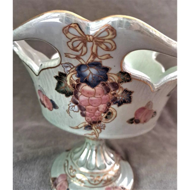 1950s Vintage Chinese Porcelain Reticulated Floral Compote with Hand Grapes Decorations For Sale - Image 5 of 12