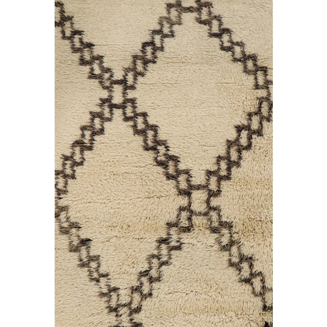 Moroccan Vintage Moroccan Gallery Runner Rug in Cream With Brown Lozenges | Rug & Kilim For Sale - Image 3 of 7