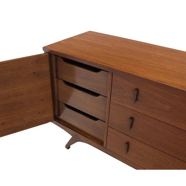 Mid 20th Century Mid-Century Modern Walnut Dresser Credenza For Sale - Image 5 of 9