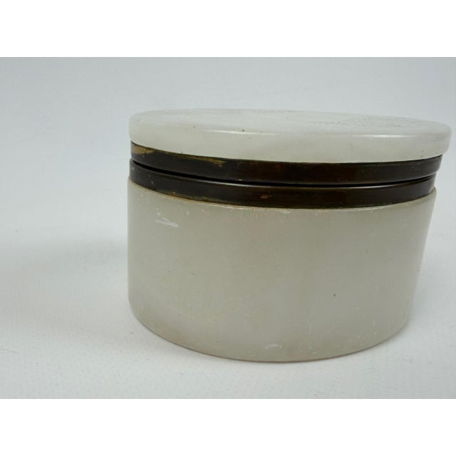 Mid-Century Italian Volterra Alabaster Trinket Box, 1960s For Sale - Image 4 of 9