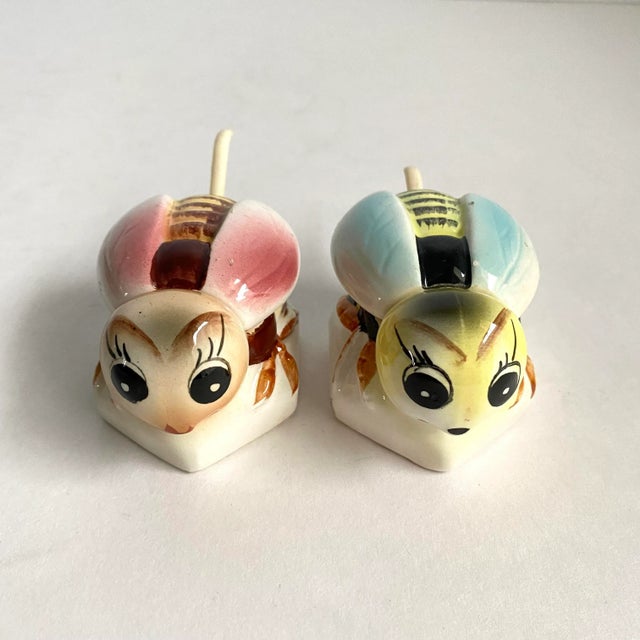 Vintage 1950s Anthropomorphic Bee Bug Salt & Pepper Cellars Spice Condiment Servers a Pair For Sale - Image 10 of 11