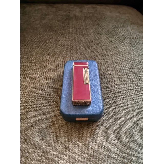 Rare Vintage Dunhill Gold Plated Red Marble Lacquer Lighter Original Sky Case For Sale In New York - Image 6 of 11