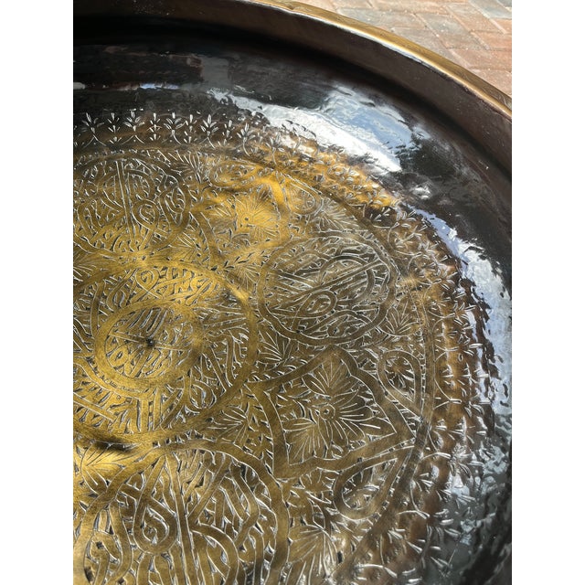 Indian Large Brass Vintage Etched Handcrafted Indian Urli Bowl (29 Inches Long and 20lbs) For Sale - Image 3 of 14