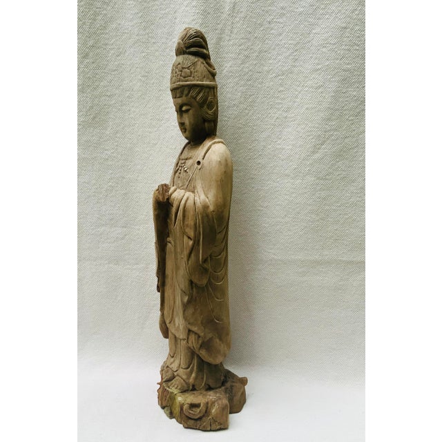 Chinese 19th Century Chinese Hand-Carved Cypress Guanyin Buddhist Goddess Sculpture For Sale - Image 3 of 15