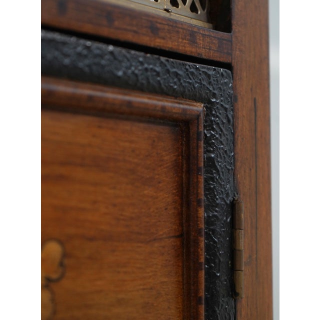 Chinoiserie Decorated Pagoda Chinese Chippendale Curio Shelf For Sale - Image 17 of 18