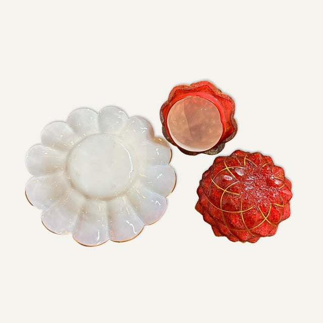 Late 19th Century Ananas Sugar Bowl in Textured Ruby Glass With Gilt Accents For Sale - Image 4 of 7