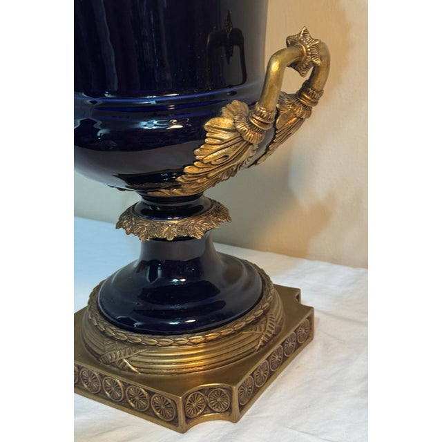 Metal 1990s United Wilson Porcelain Cobalt Urn Vase & Platform Base Gilt Bronze Mounts For Sale - Image 7 of 12