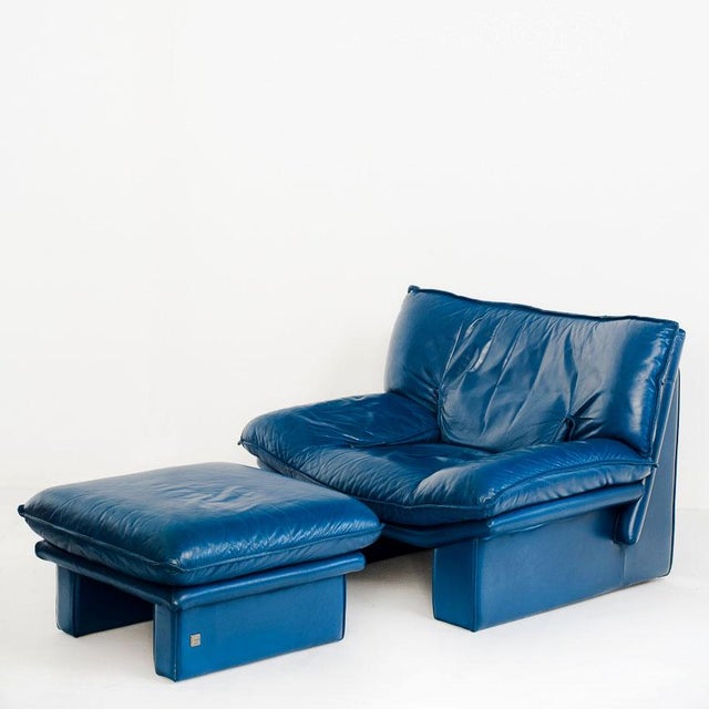 Postmodern Set of Vintage Blue Leather Armchair and Ottoman by Nicoletti Salotti for Avanti, Italy, 1980s For Sale - Image 3 of 18