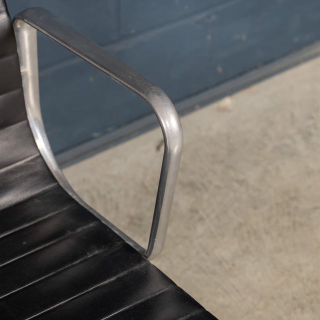 20th Century EA117 Chairs in Black Leather by Charles & Ray Eames for Vitra, 1950s, Set of 2 For Sale - Image 17 of 18