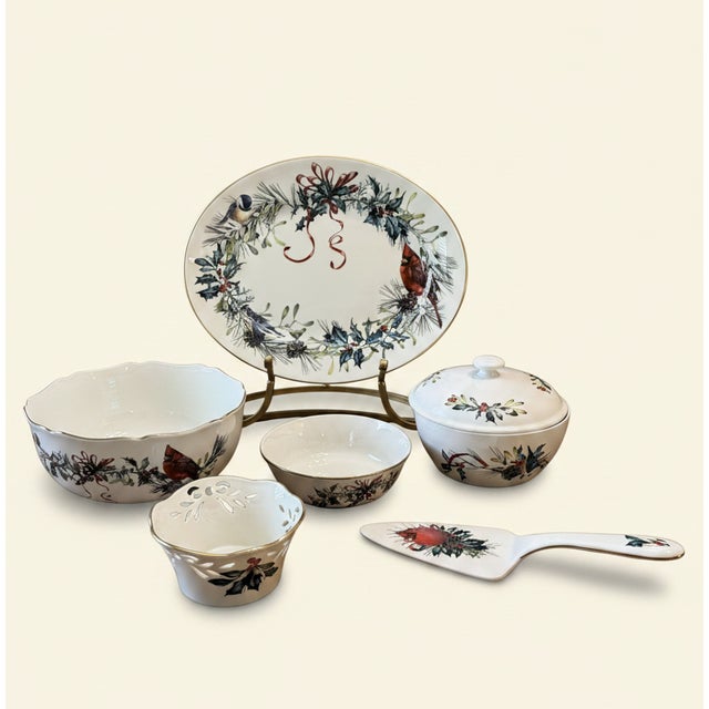 Celebrate the holiday season with one of Lenox's most beloved and enduring dinnerware patterns. A carefully assembled...