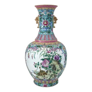 Chinoiserie Famille Rose Onion Shaped Porcelain Vase For Sale