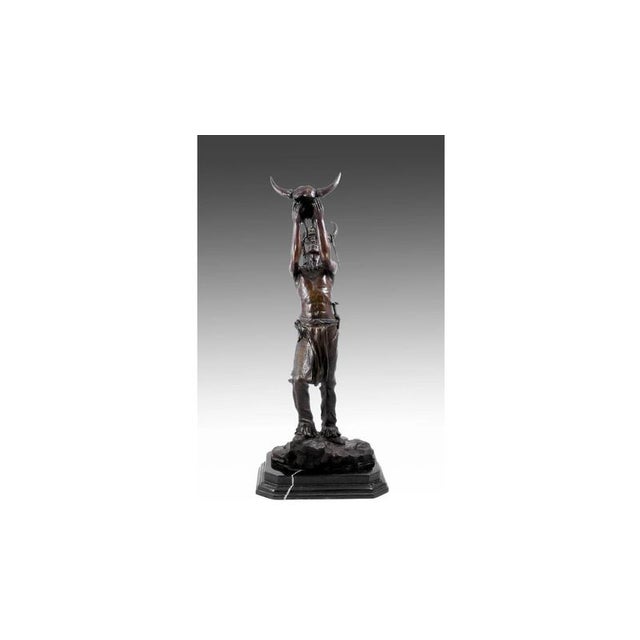 19th Century Bronze Sculpture Representing an Indian American For Sale - Image 4 of 8