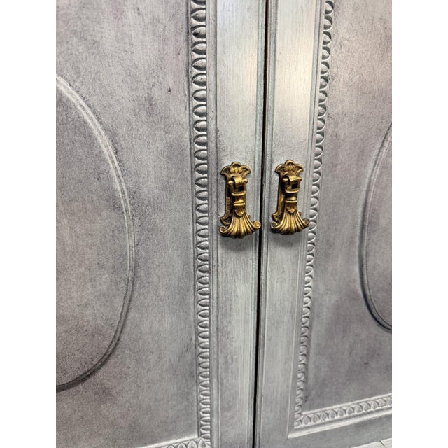 Vintage American William & Mary Style Painted Cabinet, 1930s For Sale - Image 3 of 10