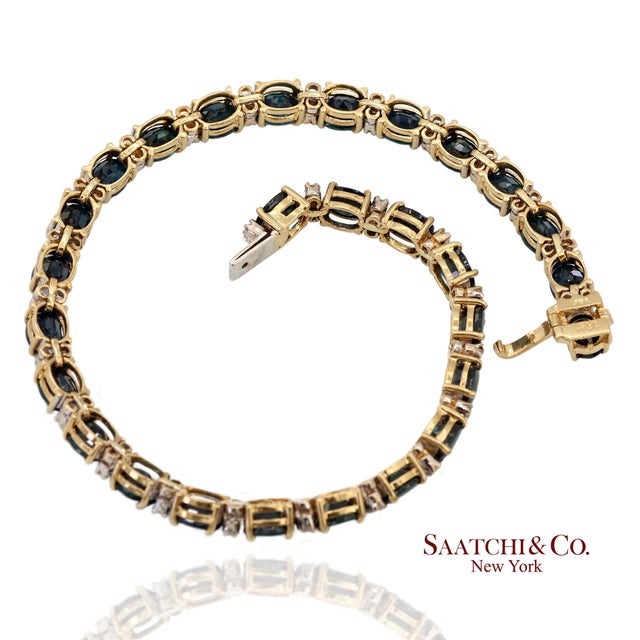 18k 750 Yellow Gold Natural Diamond and Blue Sapphire Tennis Bracelet For Sale In New York - Image 6 of 13