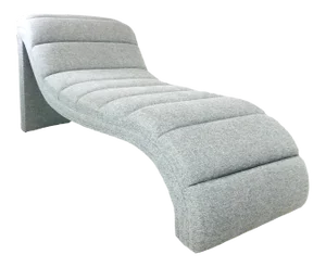 Chaise Lounge in the Style of Kagan