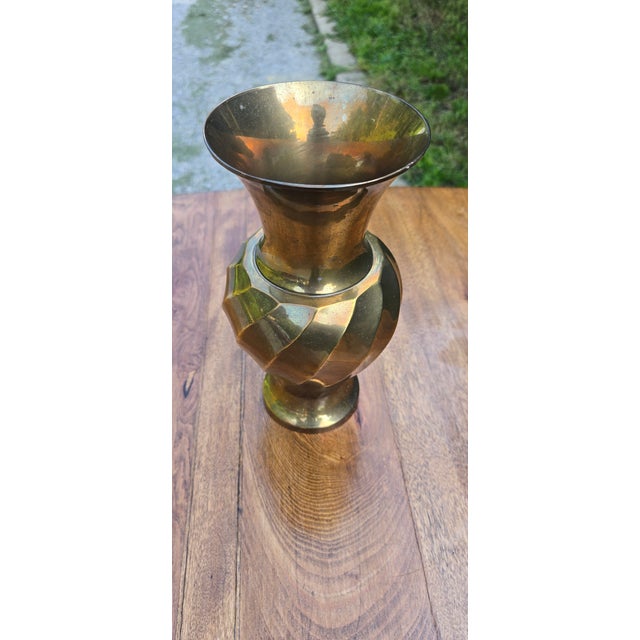 Vintage Solid Brass Spiral Twist Vase – Mid-Century Modern Sculptural Decor For Sale - Image 11 of 12
