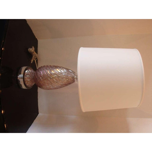Hollywood Regency 1950s Lavender Murano Glass Lamp With Shade For Sale - Image 3 of 5