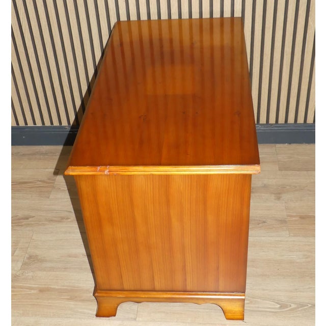 Wood English Yew Chest of Drawers with Retractable Doors and Oval Fittings from Heldense For Sale - Image 7 of 17