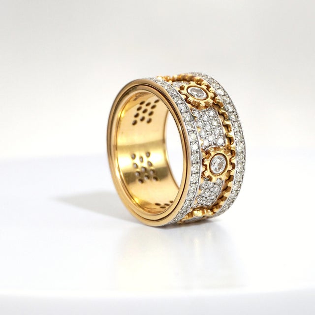A striking and elegant ring featuring 1.6 carats of white GH VVS diamonds, meticulously set to create a dazzling display....