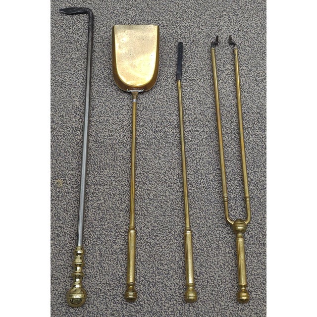 Traditional Edwardian Cannonball Polished Brass and Steel Fire Tools Set For Sale - Image 3 of 5
