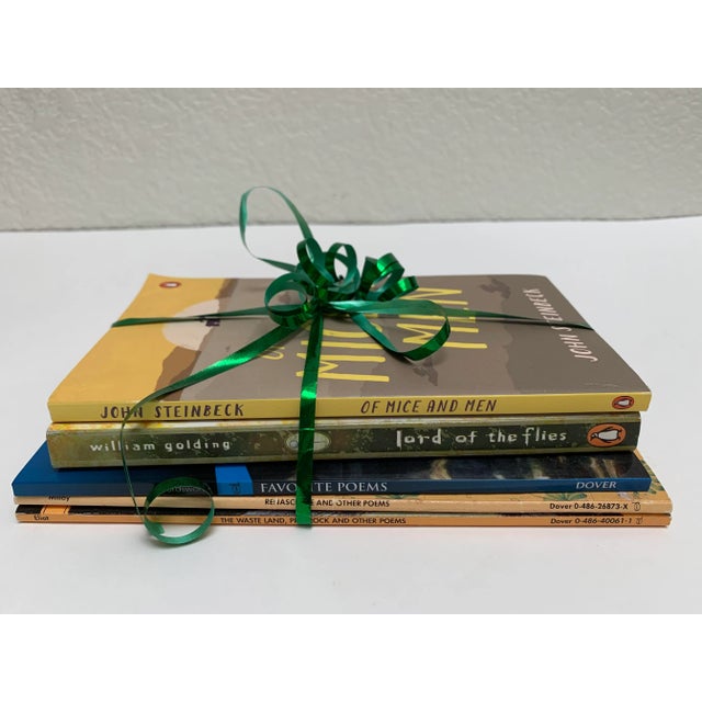 Vintage set of five classic paperback collection of novels and poetry. Of Mice and Men, Lord of the Flies, TS Elliot...