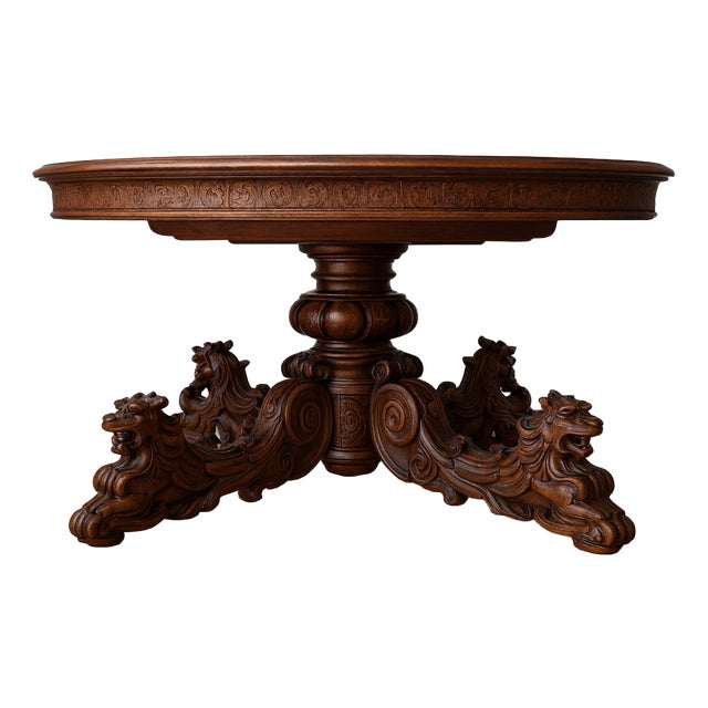 Extendable Renaissance Style Table in Walnut For Sale